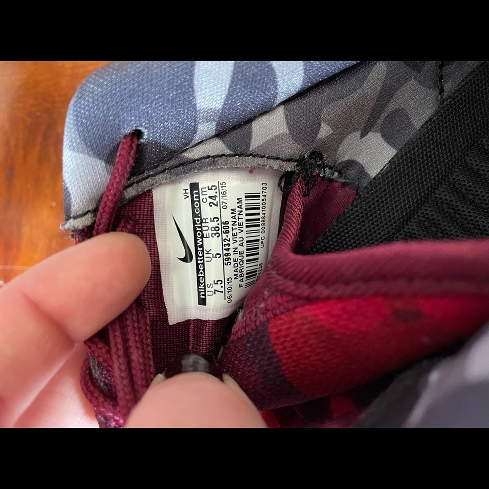 Nike Roche - Picture 4 of 7